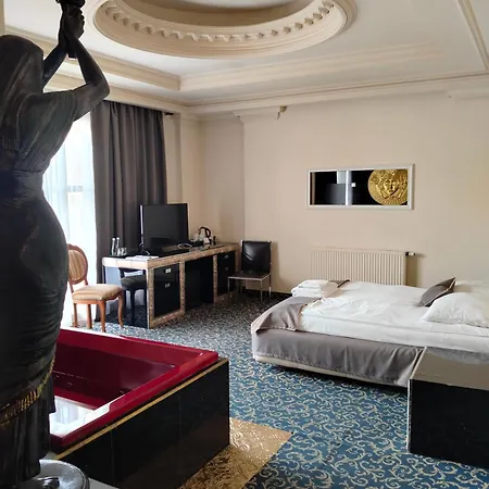 Venecia Palace 3* Michałowice