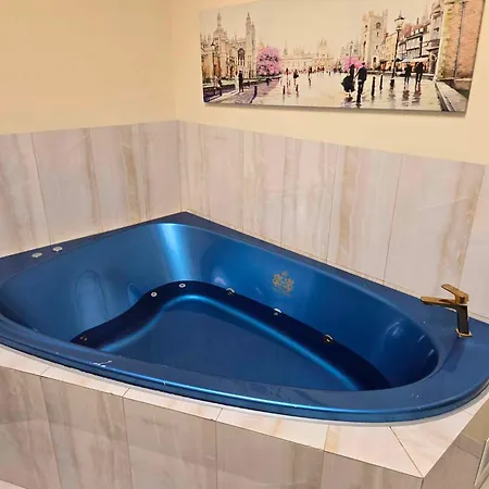 Venecia Palace فندق Michałowice